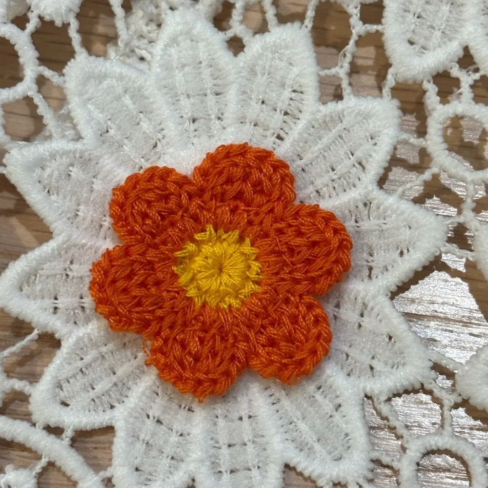 NWT Piper K Floral Lace and Crochet Daisy hair scarf